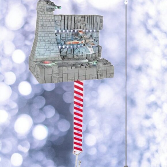 2024 Hallmark QFM3924 "Luke Skywalker's X-Wing Starfighter" Stocking Hanger Set - Picture 7 of 8